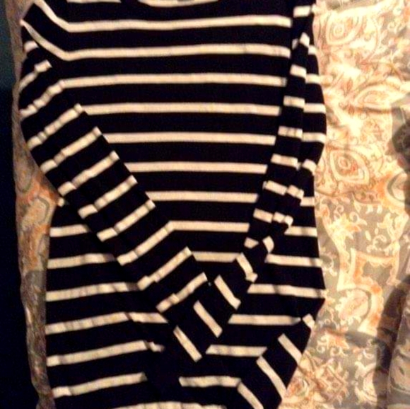 Forever 21 sweater - Picture 2 of 3